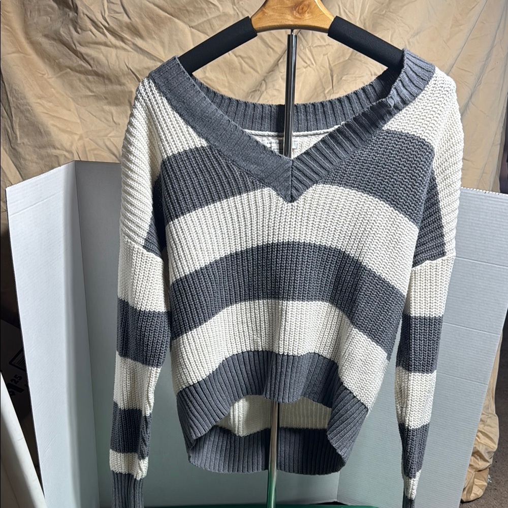 American Eagle Outfitters V-Neck Sweater Gray and White Stripes